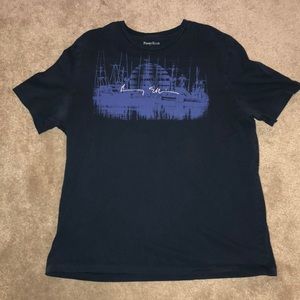 Men’s Large Perry Ellis Graphic T-shirt